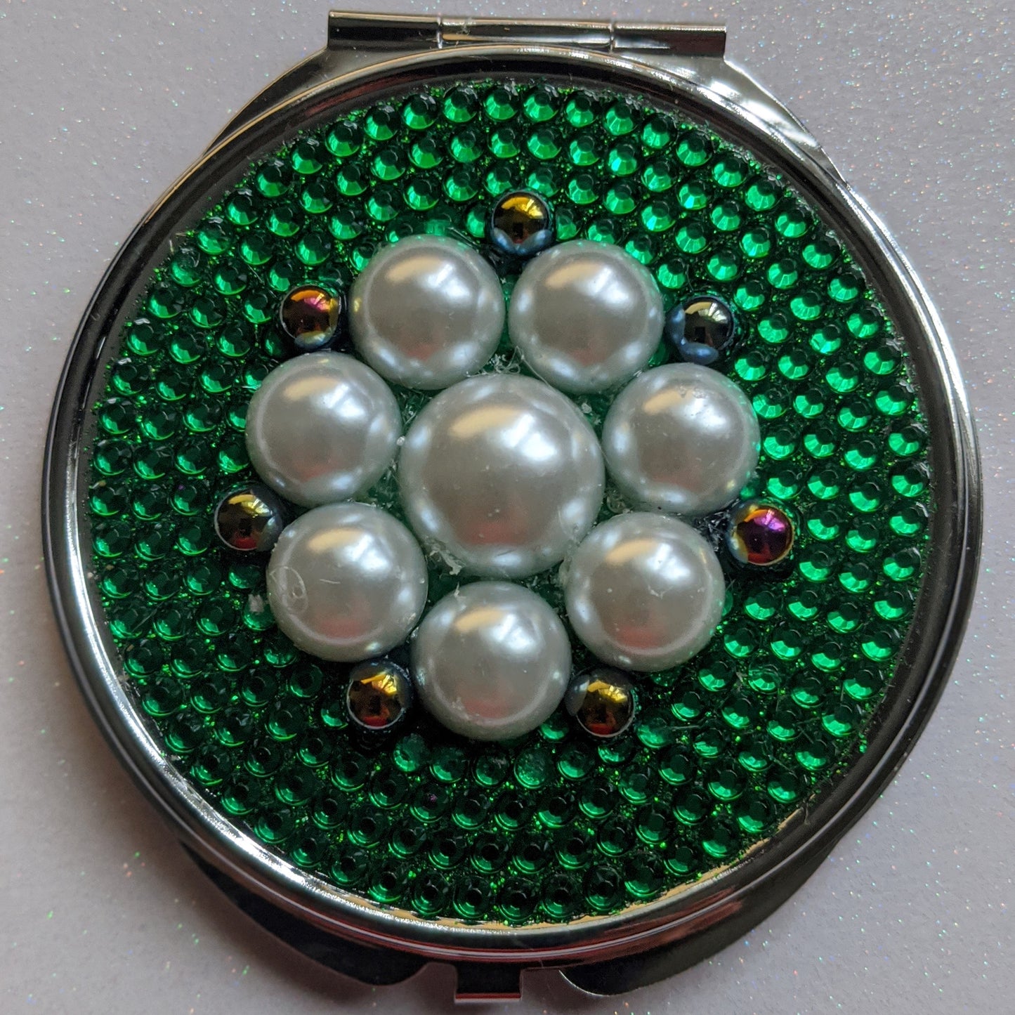handmade compact makeup mirror | Pearl Petals