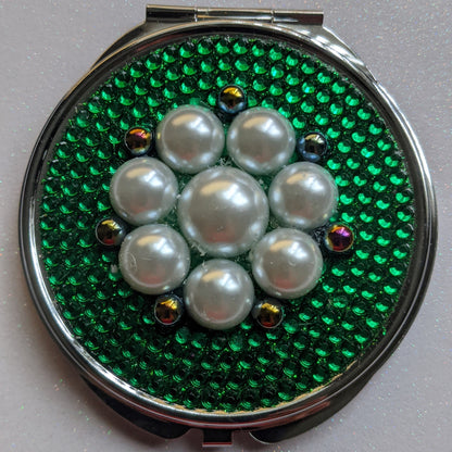 handmade compact makeup mirror | Pearl Petals