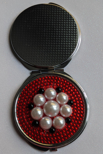 handmade compact makeup mirror | Pearl Petals